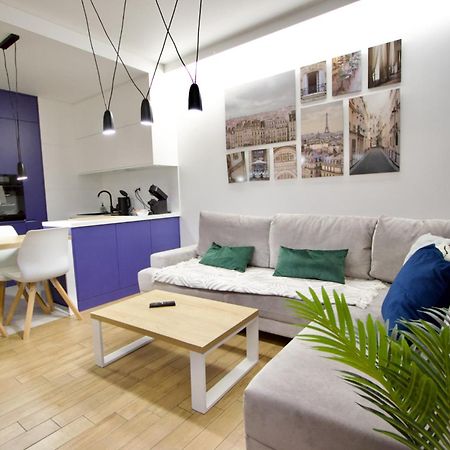 Wola Blue Modern Apartment 华沙 外观 照片