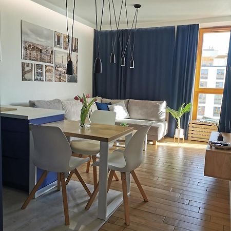 Wola Blue Modern Apartment 华沙 外观 照片